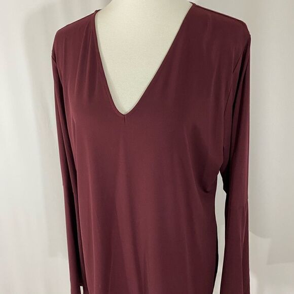 NWT Alex Marie V Neck Plum Color Top - Picture 2 of 10